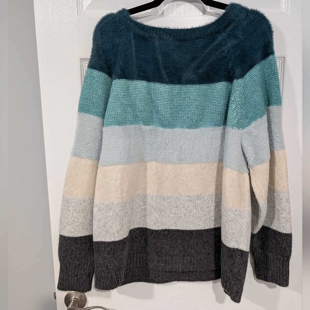 NWT LOFT Plus Fuzzy Striped Pullover Sweater in Size 16/18 - Picture 9 of 10